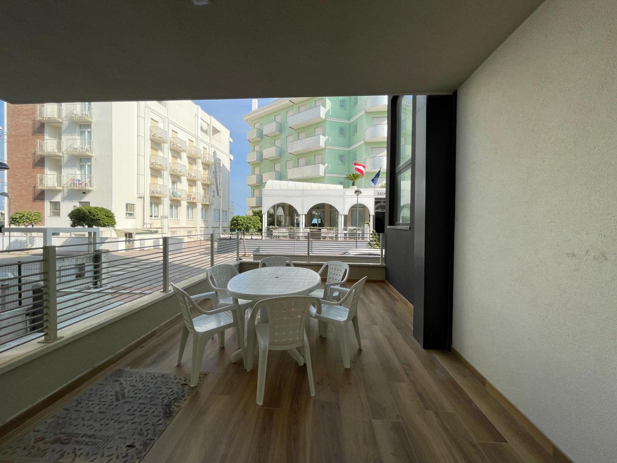 Marina Dream Beach Apartments With Sea View Terrace - Agenzia Cocal Каорле Екстер'єр фото